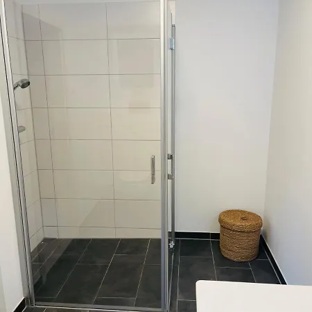 Modernes Und Helles Mini-haus In