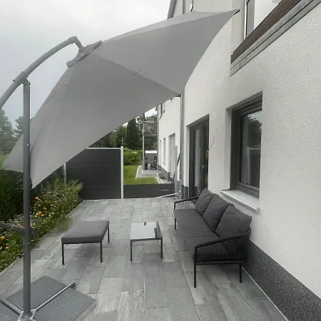 Modernes Und Helles Mini-haus In