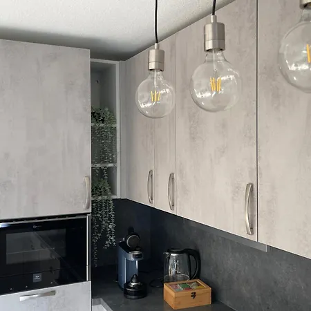 Modernes Und Helles Mini-haus In