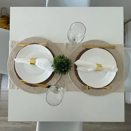 Modernes Und Helles Mini-haus In Appartamento