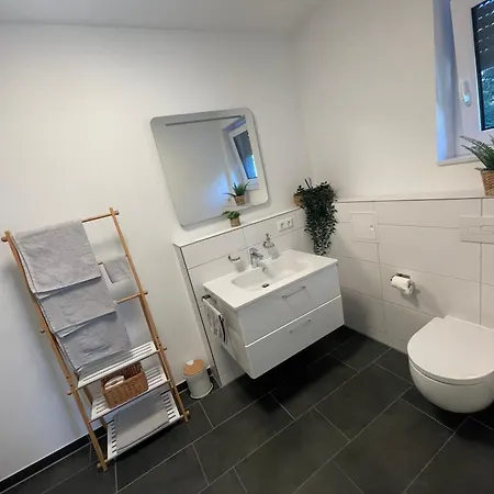 Modernes Und Helles Mini-haus In Peine